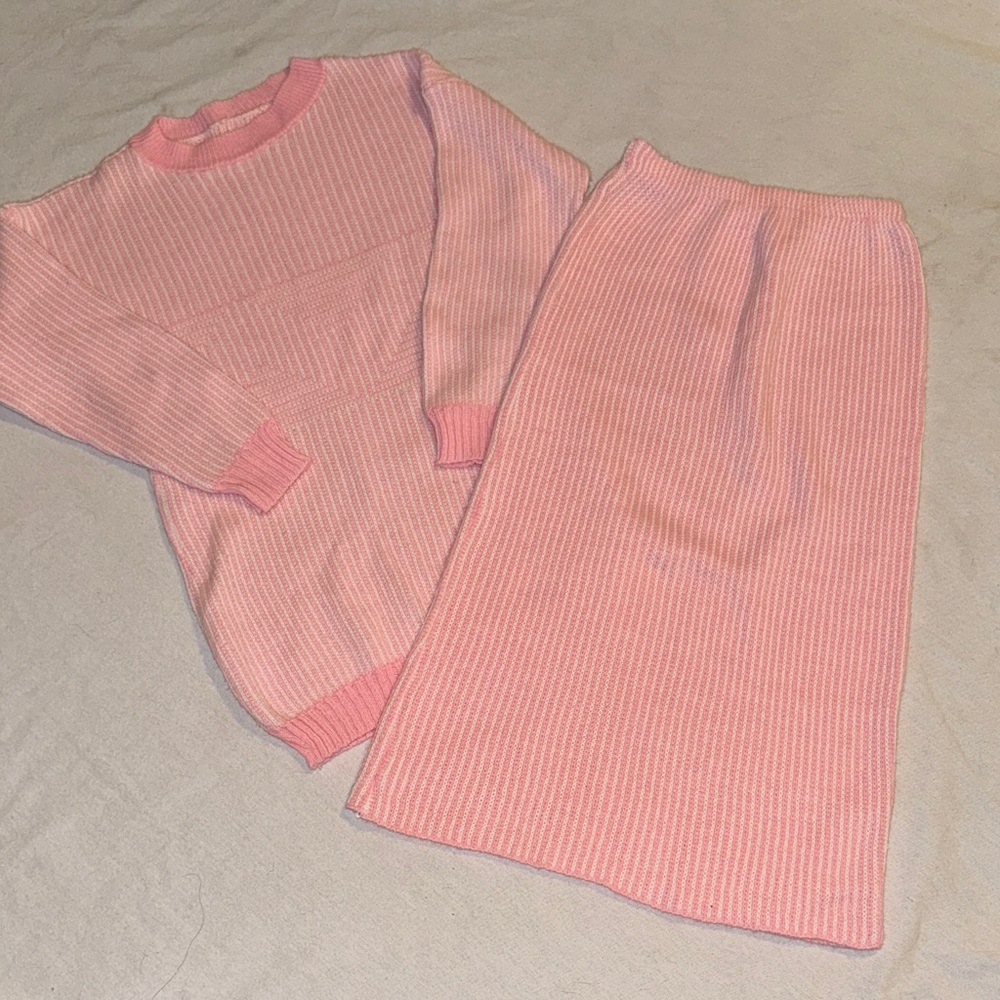 Retro Pink/white Ribbed Knit sweater Skirt Set.